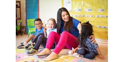 La Escuelita Spanish Immersion Preschool at 10th Street Hist daycare Dallas Texas