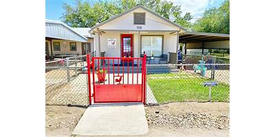 Little Red Rooster Learning Center daycare Devine Texas